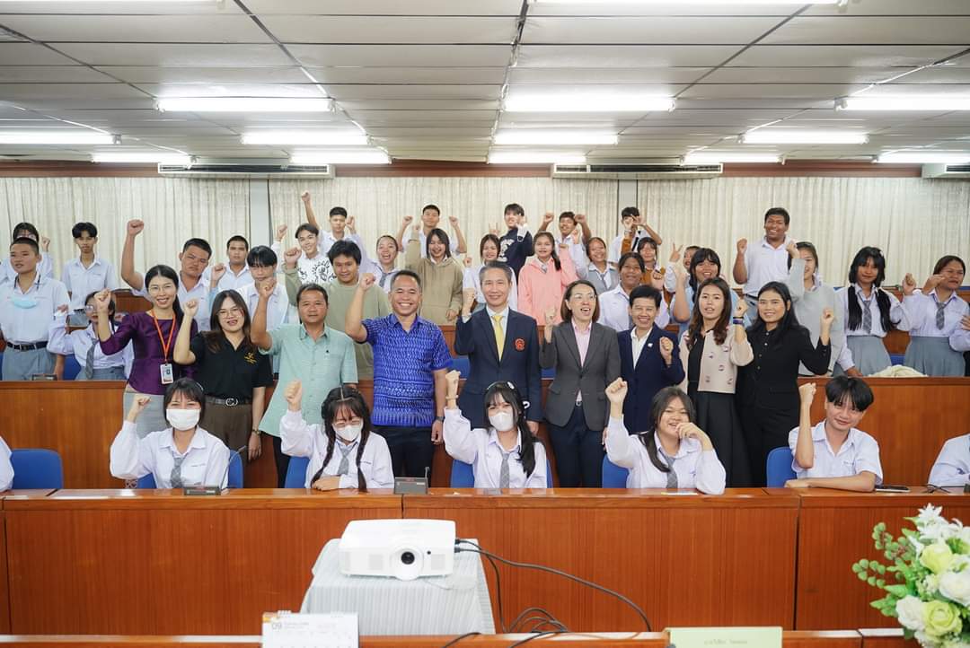 คณะนิเทศศาสตร์และคณะนิติศาสตร์ ได้ร่วมกับสำนักงานกองทุนยุติธรรม ได้จัดโครงการให้ความรู้ด้านกฎหมายยาเสพติดสำหรับเยาวชน ณ หอประชุมโรงเรียนเกียรติคุณวิทยา ในวันที่ 1 กันยายน 2566